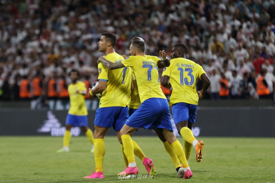 展现出他独 展现出他独